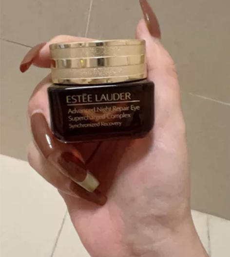 雅诗兰黛小棕瓶眼霜 感兴趣的话点“我想要”...