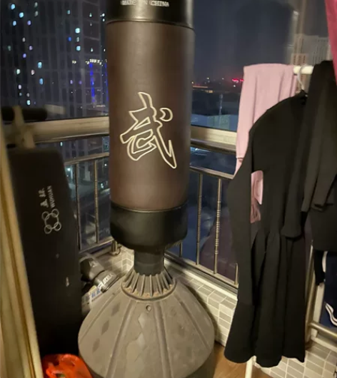 拳击沙袋 便宜出了 感兴趣的话点“我想要”...