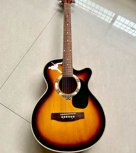 原价1200民谣吉他诚信出！可刀！ 感兴趣...