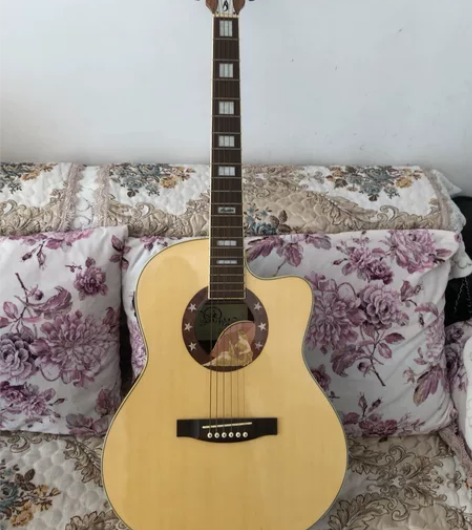 二手吉他。 感兴趣的话点“我想要”和我私聊...