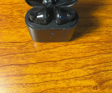 QCY T8 黑色 购于淘宝旗舰店 只有耳...