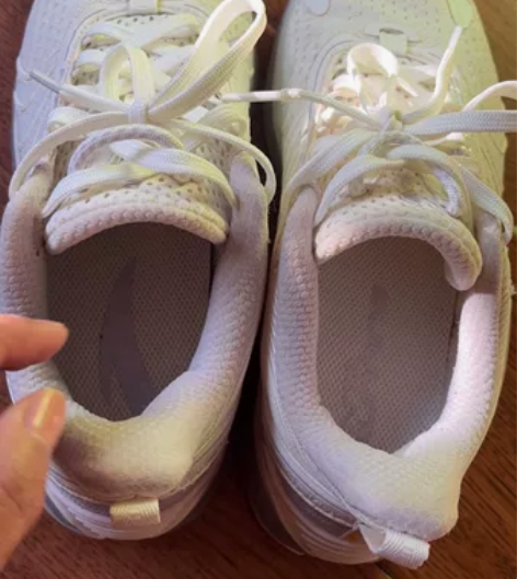 安踏篮球鞋 ，去年八月份左右喜欢打篮球就买...