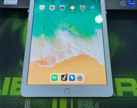 新收2018款iPad 128g，国行纯原...