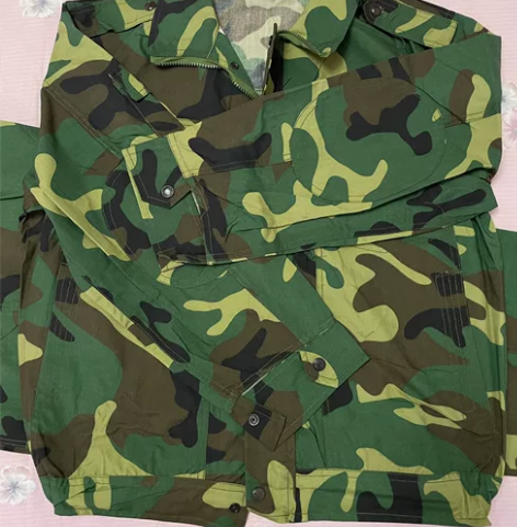 全新迷彩服，夏装，上衣+裤子一套，正品店购...