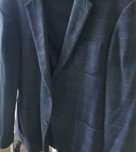 苹果羊毛西服！9层新。 感兴趣的话点“我想...