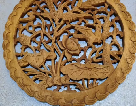 木雕精品。古镇的独特风光令人难忘。有桥，有...