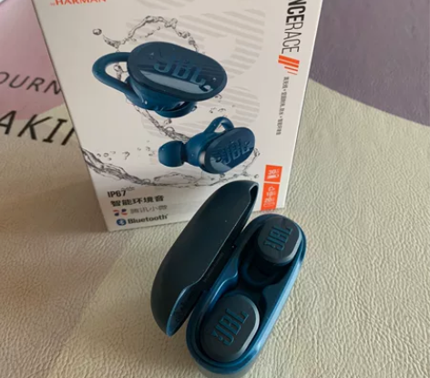 几乎全新jbl蓝牙运动耳机IP67 淘宝旗...
