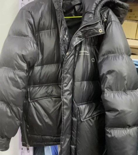 黑色男士羽绒服 售出不退 感兴趣的话点“我...