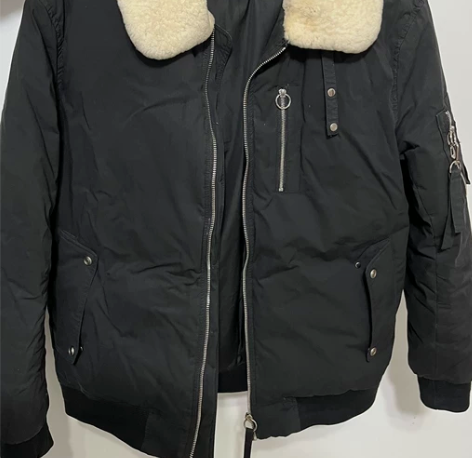 注意是预售。100元，出男士黑色羽绒服，X...