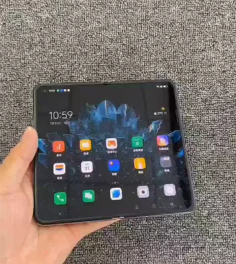 oppo 旗舰折叠屏 Find N云端，顶...