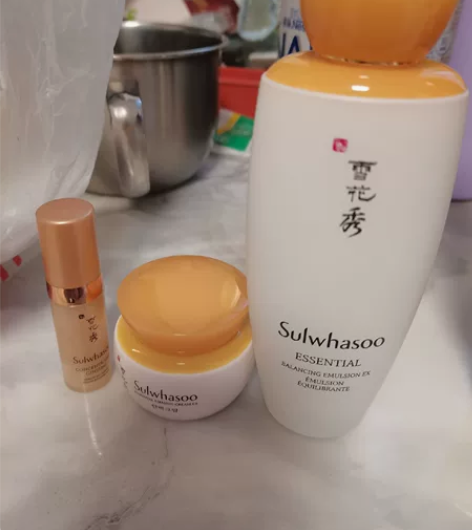 雪花秀，全新乳液和面霜，未开封，4月到期，...