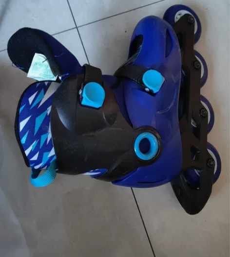 迪卡侬入手的轮滑鞋，90新。没怎么用，大小...