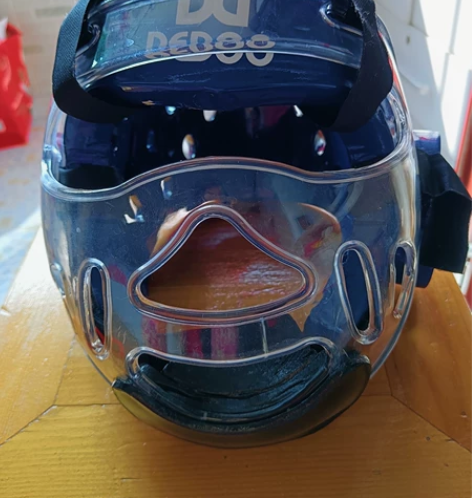 自用闲置跆拳道护具一套， 男孩款，适合一二...