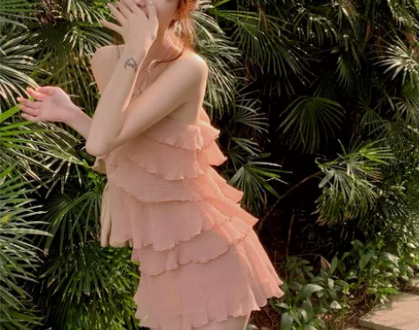 法式甜辣妹温柔风绝美气质修身显瘦高级感挂脖...