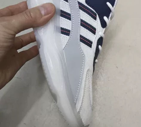 男士白色休闲运动鞋,软底软面轻底防滑透气只...