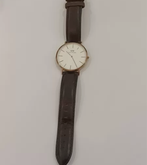 DW手表,没空带,低价出,买回去需要自行换...