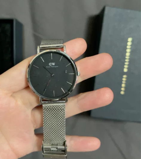 DW手表，包装盒都在，没有戴 感兴趣的话点...