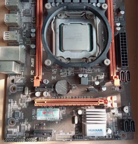 华南x79主板，有挡板 正常使用没有问题，...