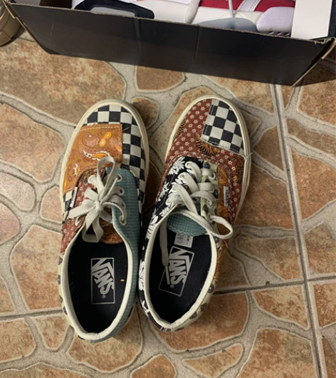 vans腰果花37 看图鞋跟有点磨损 不影...