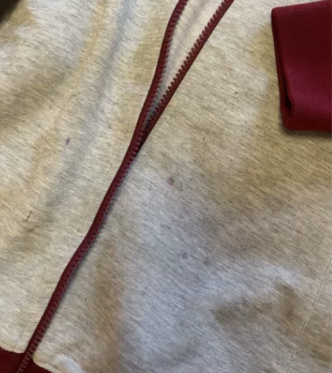 校服160码，9新，有小脏，包邮 感兴趣的...