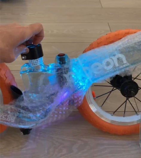 转让3-6岁孩子用的平衡车，朋友送的，不适...