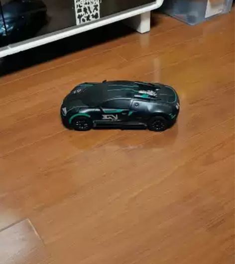 【转卖 九层新】儿童感应变形汽车， 32c...