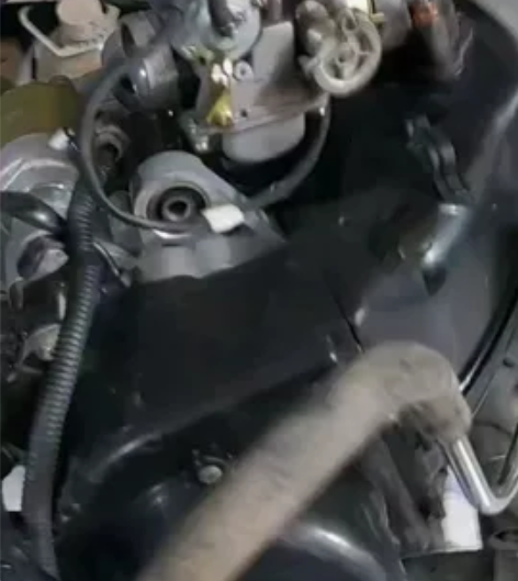 豪爵飞鹰125拆车，带原车化油器，正常使用...