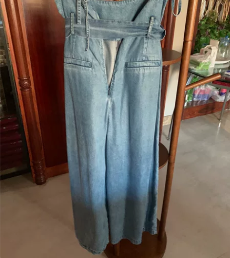 全新牛仔阔腿背带牛仔裤中码 感兴趣的话点“...