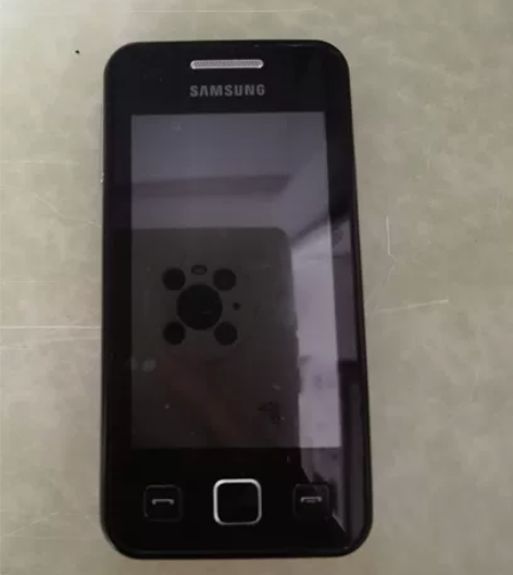 三星手机3.2MEGR 触屏按键嘎嘎顺滑 没啥下次 没有暗病...