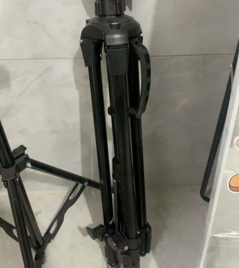 工艺美术画架 支架一个 可以手摇杆调节高度