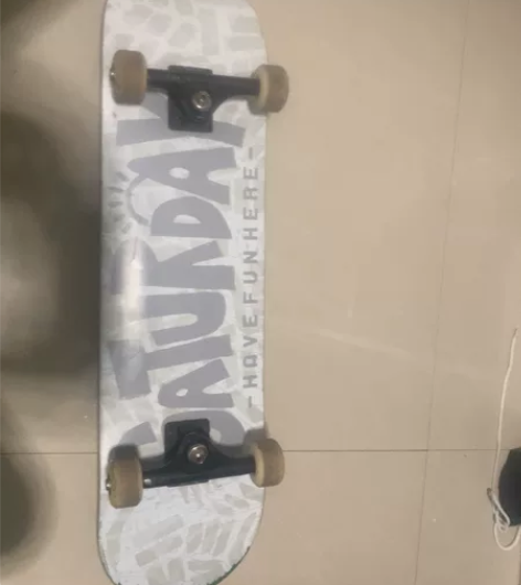 dbh滑板8成新正品 感兴趣的话点“我想要...