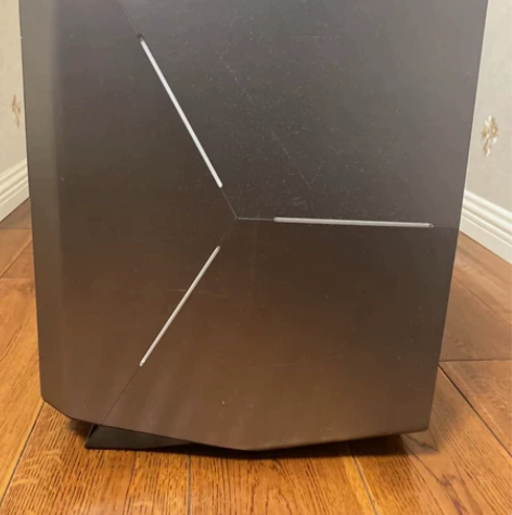 台式电脑，外星人R7主机，机身有划伤，需要...