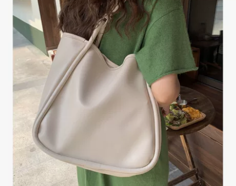 全新,买其他东西一起包 开学包包女2022...