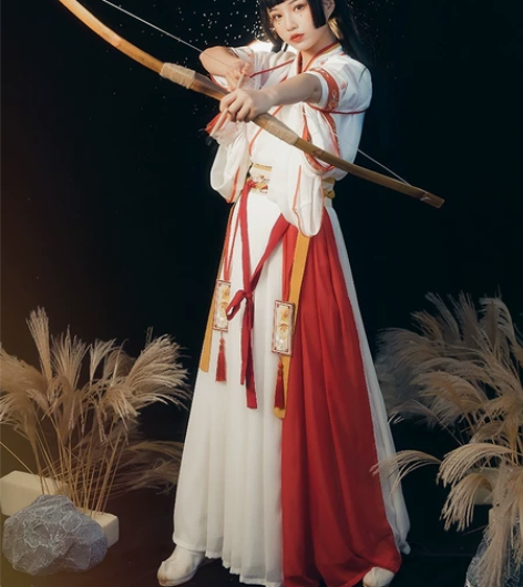 只试穿过几乎全新 感兴趣的话点“我想要”和...