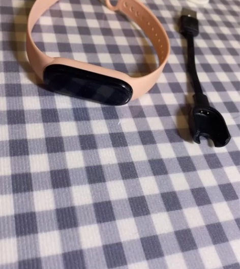 zgo运动智能手环樱粉色，因为更习惯带手表...