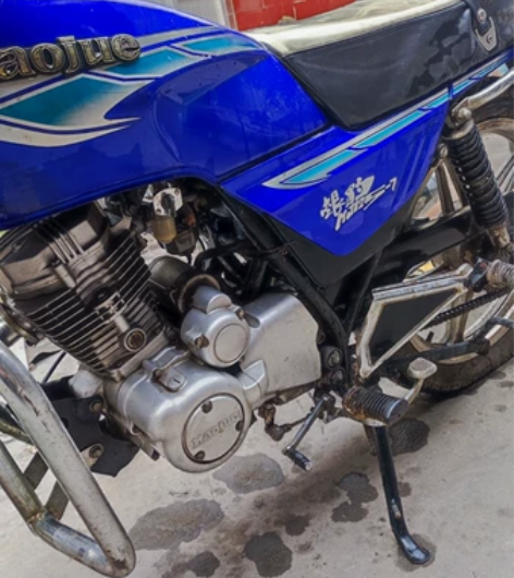 豪爵银豹125摩托车  ，只骑了17600...