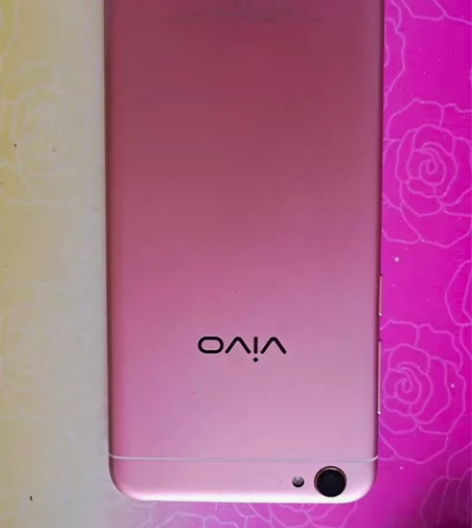 vivoy55 可开机正常使用  适合学生...