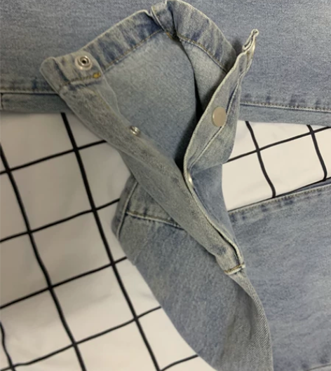 浅蓝色修身牛仔裤 裤脚带排扣L码 偏小版型...