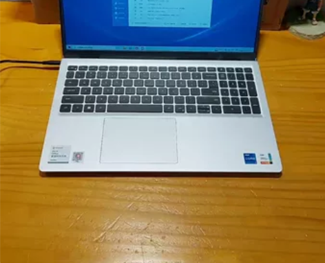 99新国行 戴尔灵越15 3520 12代...