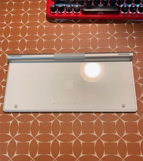 国航原装 苹果电脑蓝牙键盘九成新 感兴趣的...