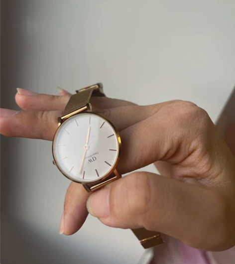 DW手表，表盘28mm，金色 新旧程度如图...