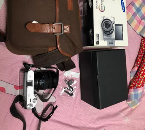 三星 NX300m微单 使用次数极少 特别...