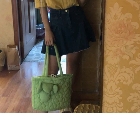 上衣：英子oni黄色港式复古衬衫，面料十分...