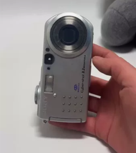 索尼p5银色 顺丰包邮,成色新,复古索尼小...