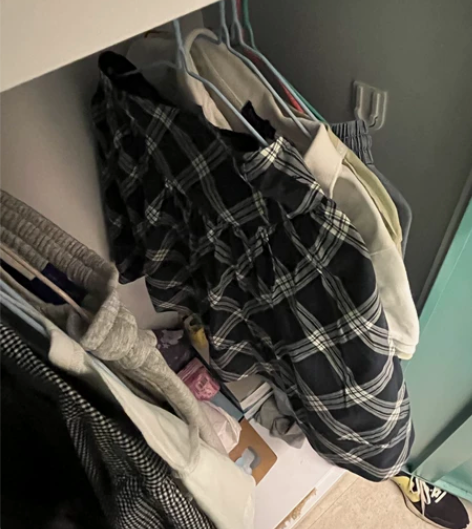 巴宝莉学院风战马标收腰扇裙 腰围66长度4...