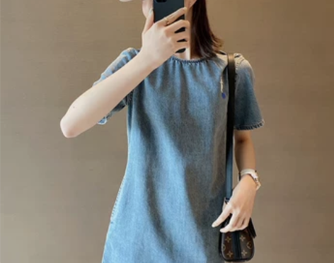 浅蓝牛仔连衣裙  立体剪裁超显瘦炒鸡洋气！...