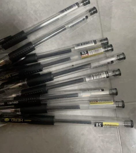 中性笔9支 英雄和得力 全新新乡自提￥7....