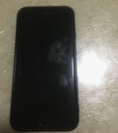 换新手机了出售苹果8手机 感兴趣的话点“我...