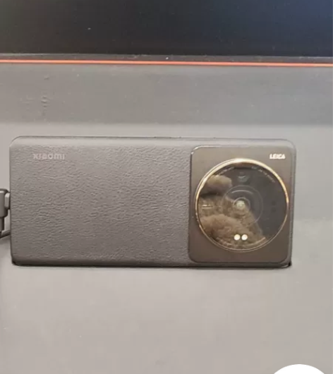 出小米12s ultrar 屏幕碎了，其他...