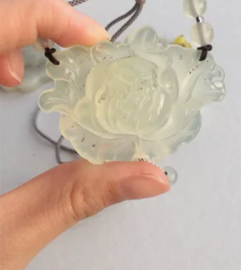 冰透牡丹吊坠岫玉飘墨白冰 这个光感绝了我真...